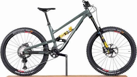 Commencal Clash Ohlins Edition 2023