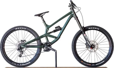 Commencal Furious Essential 650b 2018