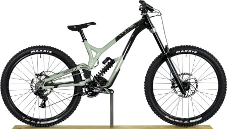 Commencal Supreme Dh 27 Team 2023