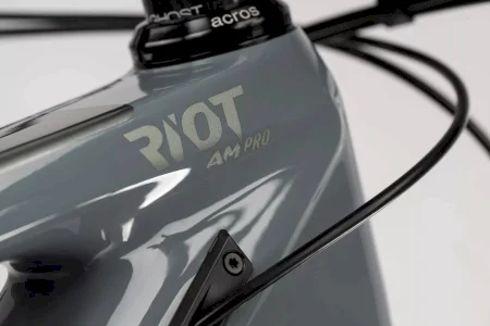Ghost Riot Am Cf Pro 2025