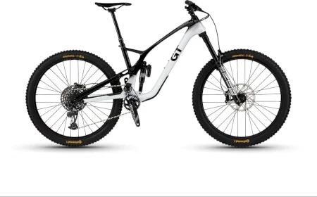 Gt Force Carbon Pro Le 2023