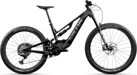 Kellys Theos F100 Sh 2927.5 825 Wh 2025