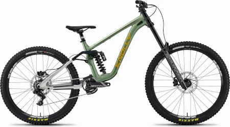 Knolly Delirium Saint 2025