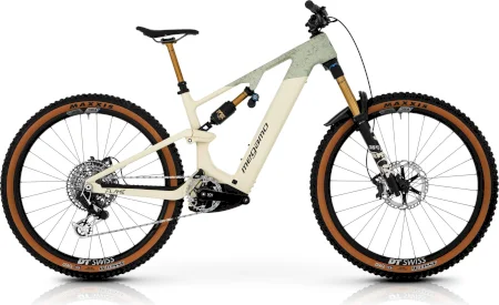 Megamo Flame Crb 01 Race 2026