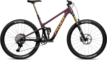 Pivot Trailcat Lt Pro Xt Di2 With Carbon Wheels 2025