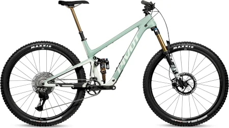 Pivot Trailcat Lt Team Xtr Di2 With Carbon Wheels 2025