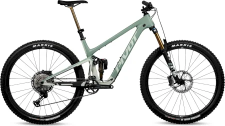 Pivot Trailcat Sl Pro Xtxtr With Carbon Wheels 2025